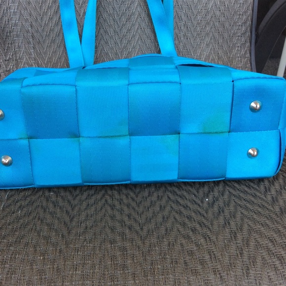 ❌SOLD❌ Harvey’s Blue Seatbelt Shoulder Tote Bag - Picture 6 of 9